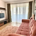4friendscoresibrasov Pink Appartement