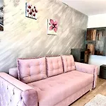 4friendscoresibrasov Pink Appartement Braşov
