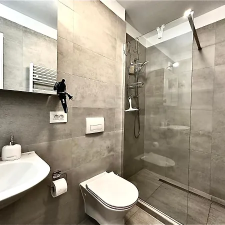 4friendscoresibrasov Pink Apartamento