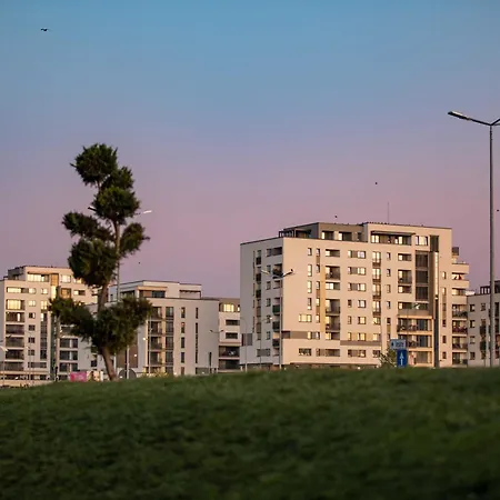4friendscoresibrasov Pink Apartment