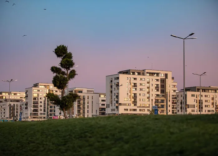 4friendscoresibrasov Pink Apartment